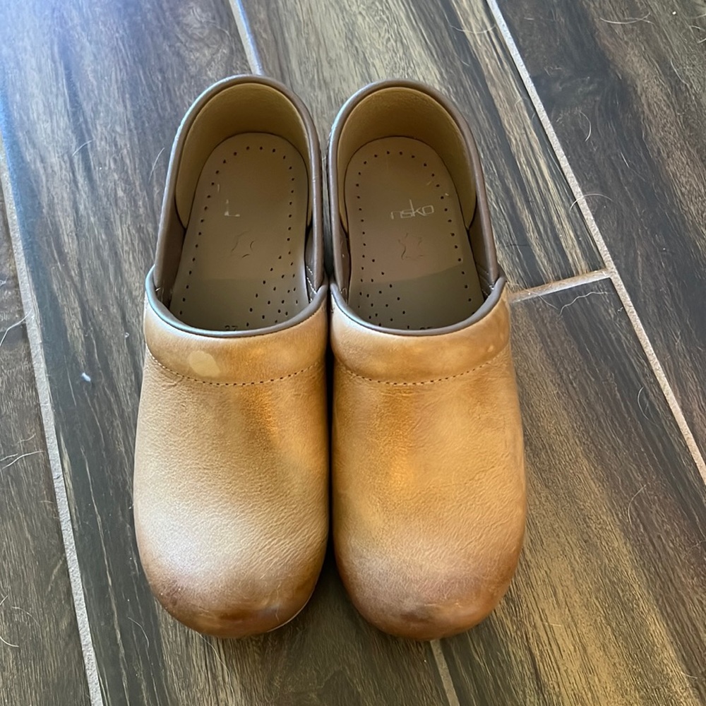 Dansko Honey clogs